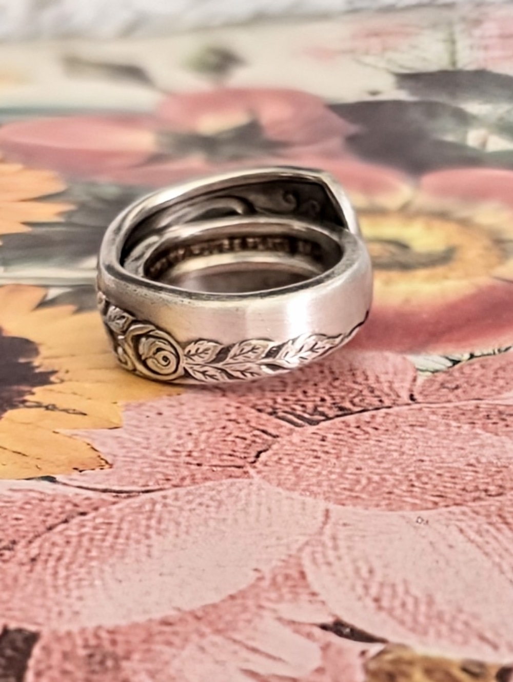SPOON RING MADE FROM A VERY RARE 1953 BEAUTIFUL SPOON - Picture 3 of 4